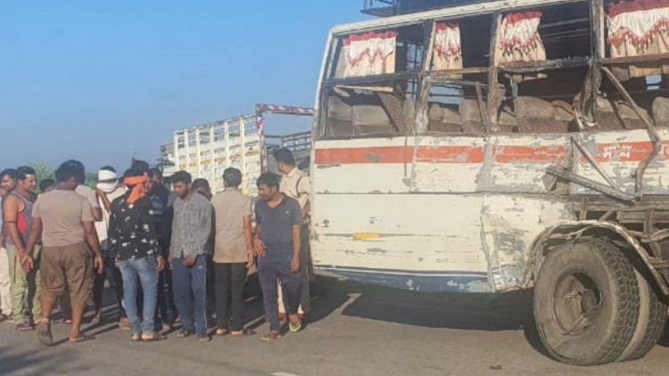 Big accident in MP's Bhind:7 killed, 15 injured in bus-container collision; Bus was going from Gwalior to Bareilly